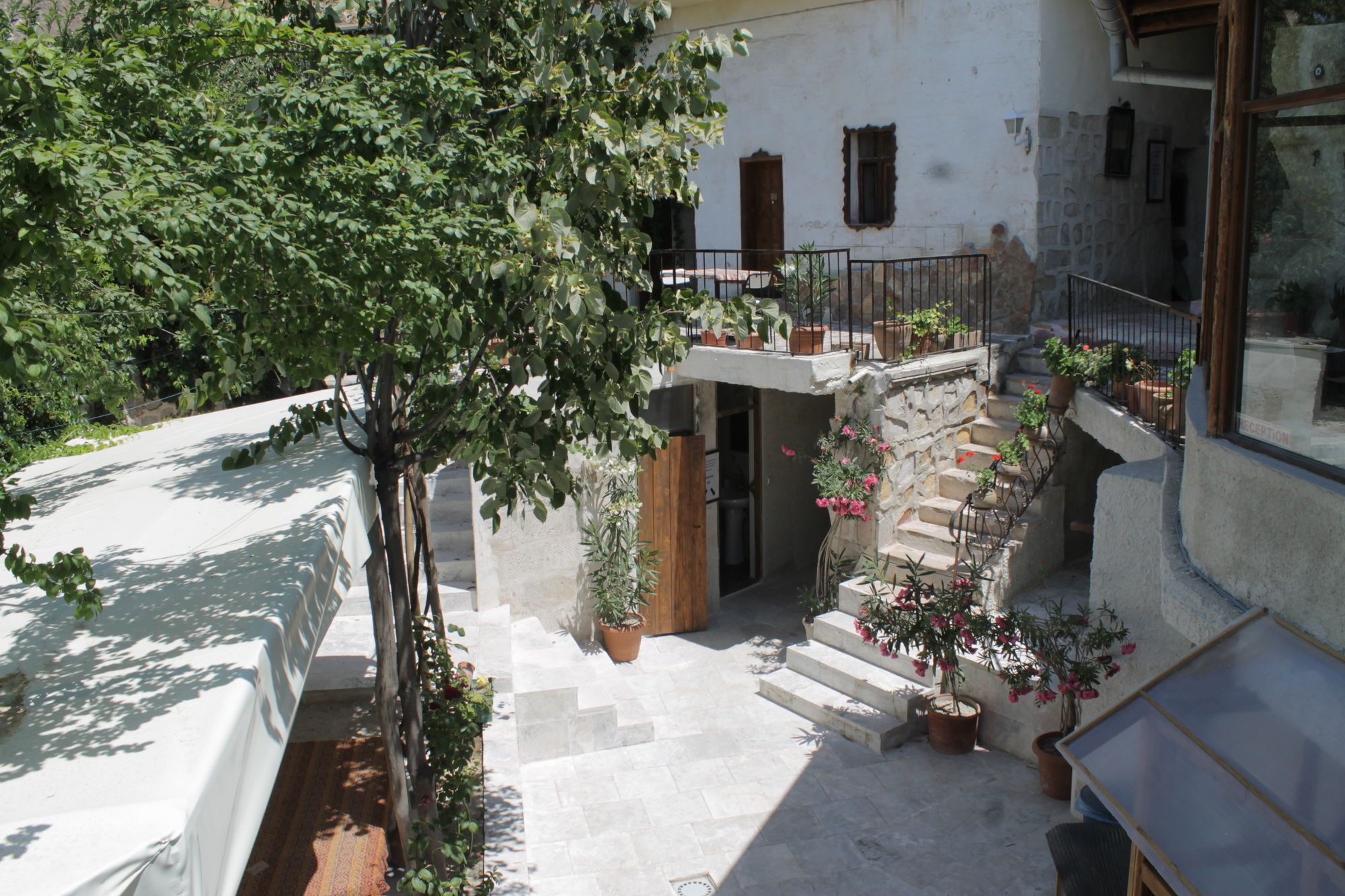 Yasin'S Place Backpackers Cave Hostel 괴레메 외부 사진