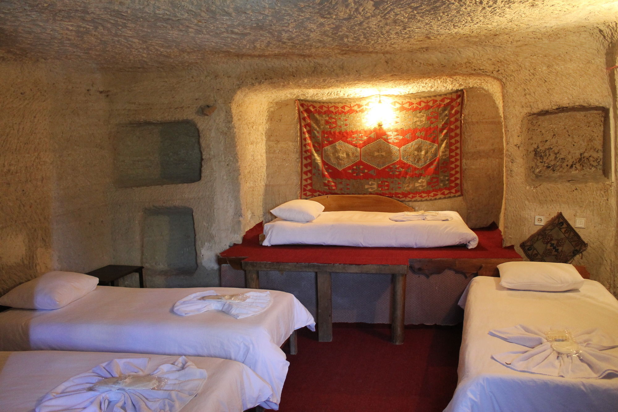 Yasin'S Place Backpackers Cave Hostel 괴레메 외부 사진