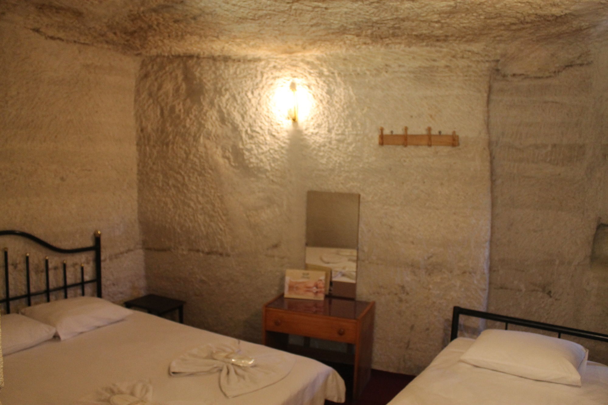 Yasin'S Place Backpackers Cave Hostel 괴레메 외부 사진